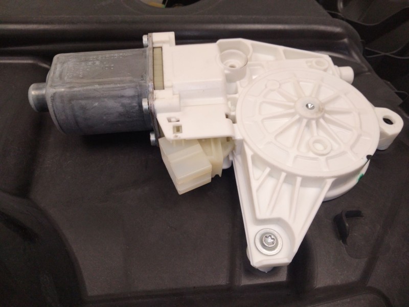 Recambio de elevalunas delantero derecho para mercedes-benz clase m (w166) ml 250 cdi / bluetec 4-matic (166.004, 166.003) refer