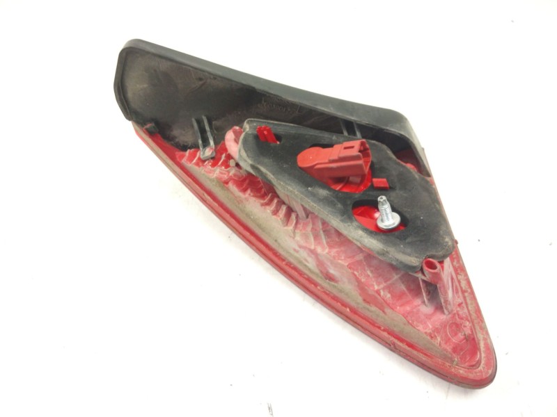 Recambio de piloto trasero izquierdo porton para peugeot 3008 confort referencia OEM IAM   