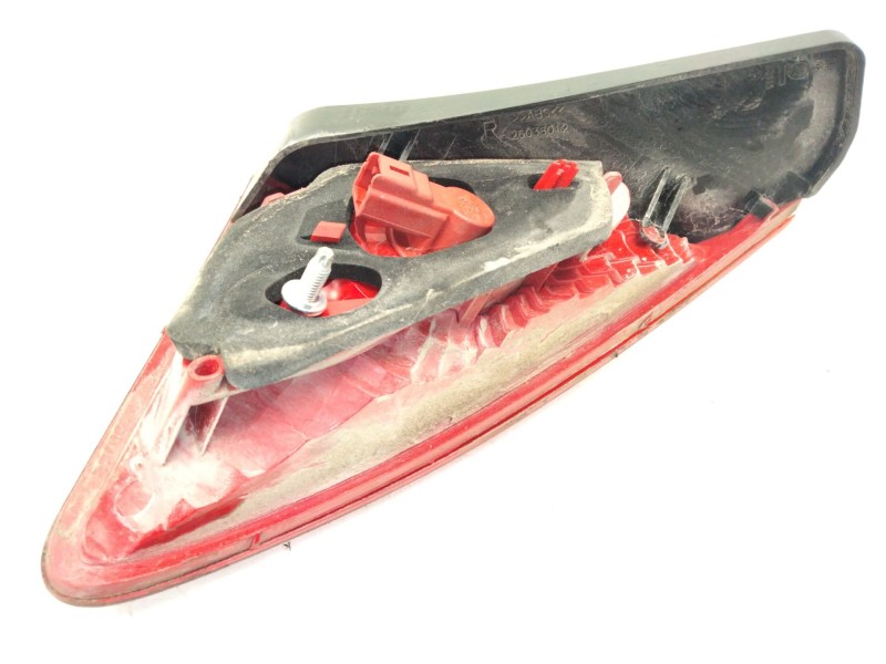 Recambio de piloto trasero derecho porton para peugeot 3008 confort referencia OEM IAM 9683460980  