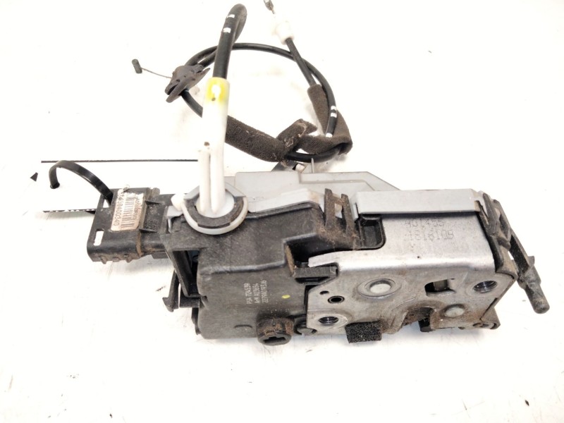 Recambio de cerradura puerta trasera izquierda para peugeot 3008 confort referencia OEM IAM 724539  