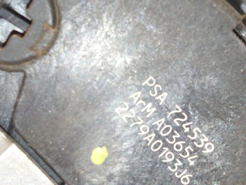 Recambio de cerradura puerta trasera izquierda para peugeot 3008 confort referencia OEM IAM 724539  