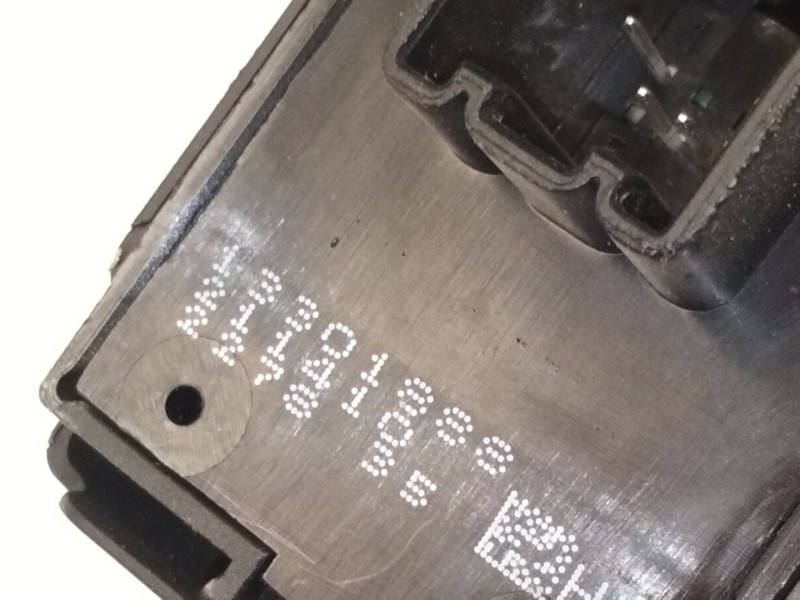 Recambio de mando elevalunas trasero derecho para opel astra j (p10) 2.0 cdti (68) referencia OEM IAM 13301888  