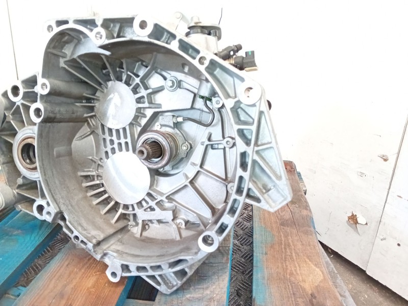 Recambio de caja cambios para opel astra j (p10) 2.0 cdti (68) referencia OEM IAM 55582861  