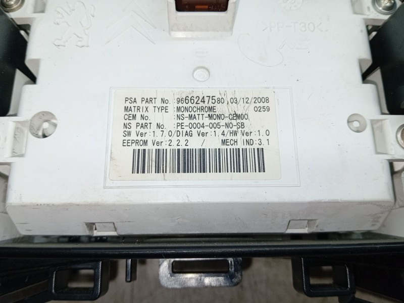 Recambio de cuadro instrumentos para peugeot 3008 confort referencia OEM IAM 9666276280  