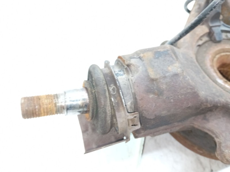 Recambio de mangueta delantera izquierda para peugeot 3008 confort referencia OEM IAM   