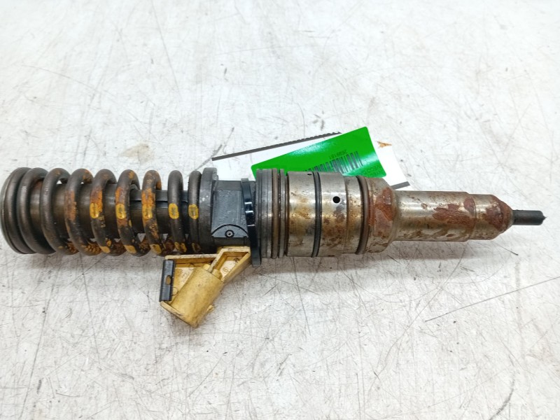 Recambio de inyector para iveco daily i caja/chasis 40-10 referencia OEM IAM 504132378  