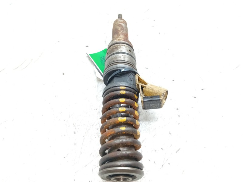 Recambio de inyector para iveco daily ii furgón 2.5 4x4 referencia OEM IAM 504132378  