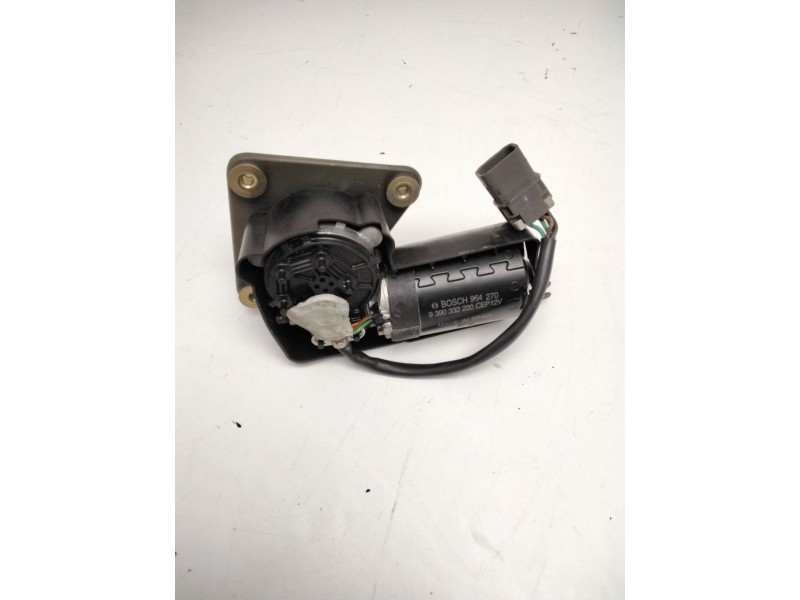 Recambio de motor limpia delantero para nissan vanette cargo furgón (hc 23) 1.6 i referencia OEM IAM 9390332220 964270 BOSCH