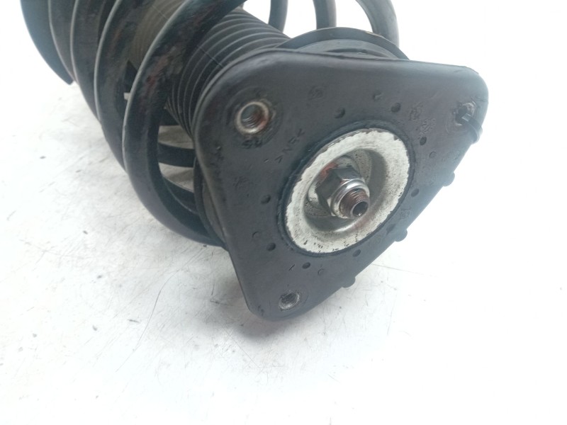Recambio de amortiguador delantero derecho para ford focus iv (hn) 1.0 ecoboost referencia OEM IAM 32Z82A  