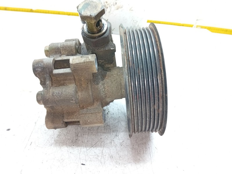 Recambio de bomba direccion para land rover discovery iii (l319) 2.7 td 4x4 referencia OEM IAM QVB500400  