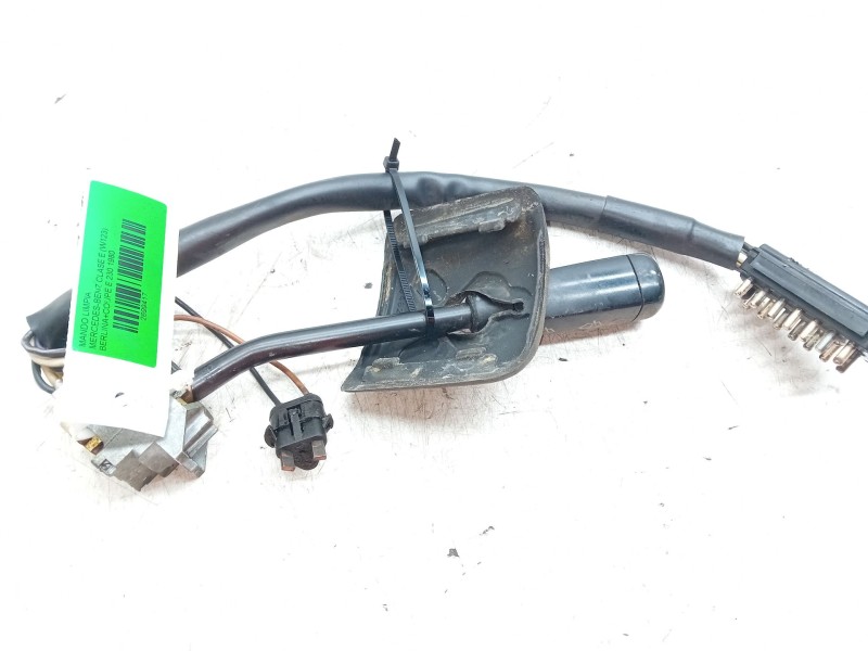 Recambio de mando limpia para mercedes-benz clase e (w123) berlina+coupe e 230 referencia OEM IAM   