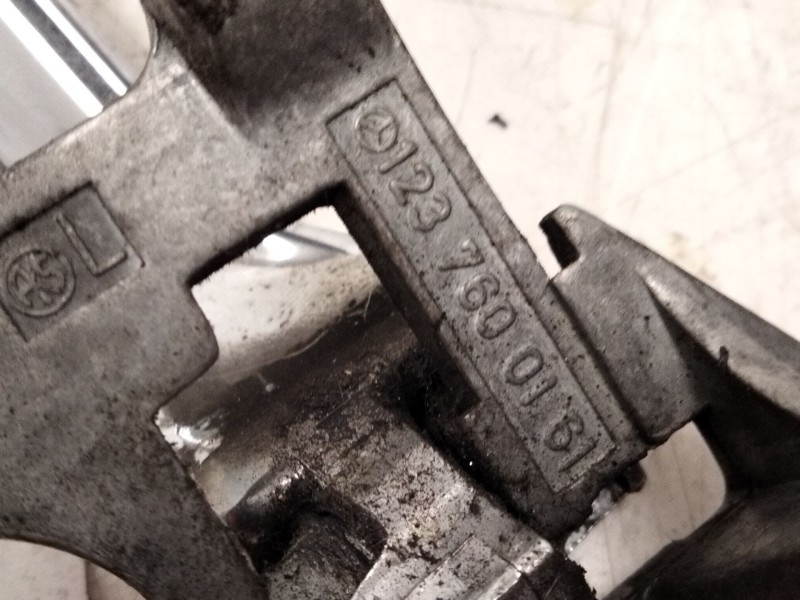 Recambio de maneta interior delantera izquierda para mercedes-benz clase e (w123) berlina+coupe e 230 referencia OEM IAM 1237600