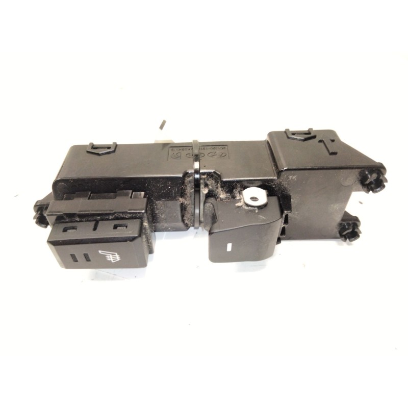 Recambio de mando elevalunas trasero izquierdo para hyundai tucson (tl, tle) 2.0 crdi referencia OEM IAM 93580D3021  