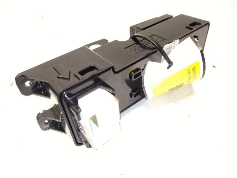 Recambio de mando elevalunas trasero izquierdo para hyundai tucson (tl, tle) 2.0 crdi referencia OEM IAM 93580D3021  