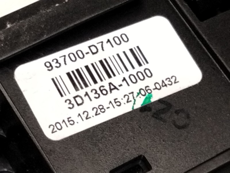 Recambio de warning para hyundai tucson (tl, tle) 2.0 crdi referencia OEM IAM 93700D7100  