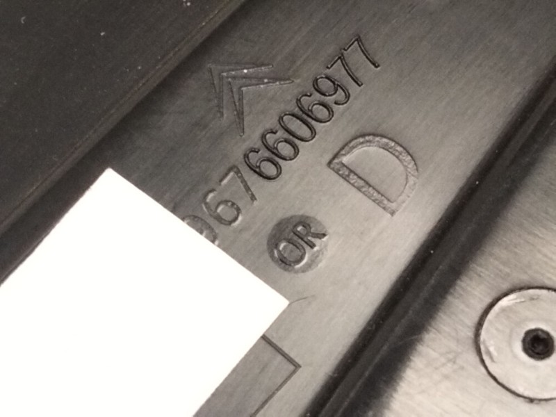 Recambio de aireador derecho para citroën c4 ii (nc_) 1.6 hdi 110 referencia OEM IAM 9676606977  