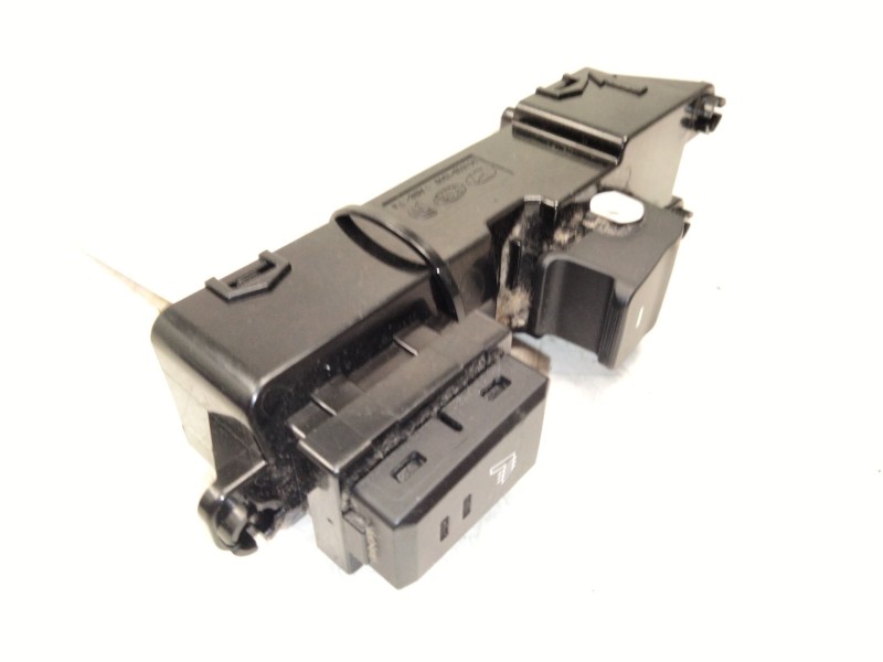 Recambio de mando elevalunas trasero derecho para hyundai tucson (tl, tle) 2.0 crdi referencia OEM IAM 93580D3121  