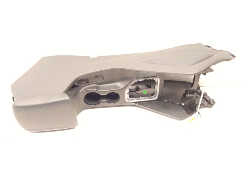 Recambio de reposabrazos para hyundai tucson (tl, tle) 2.0 crdi referencia OEM IAM 84678D7201  