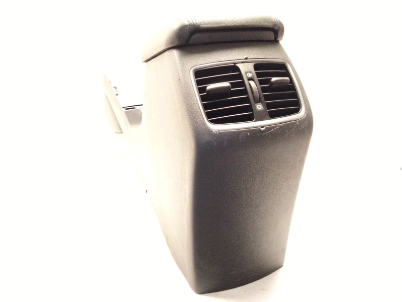 Recambio de reposabrazos para hyundai tucson (tl, tle) 2.0 crdi referencia OEM IAM 84678D7201  