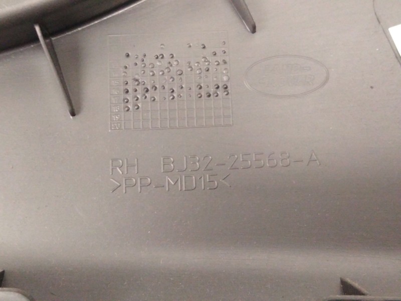 Recambio de guarnecido puerta trasera derecha para land rover evoque 2.0 td4 cat referencia OEM IAM BJ3225568A  