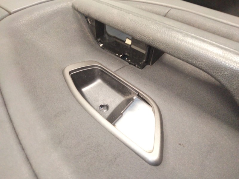 Recambio de guarnecido puerta trasera izquierda para land rover evoque 2.0 td4 cat referencia OEM IAM BJ3225569  