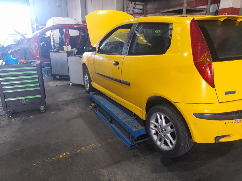 fiat punto (188_) del año 2001