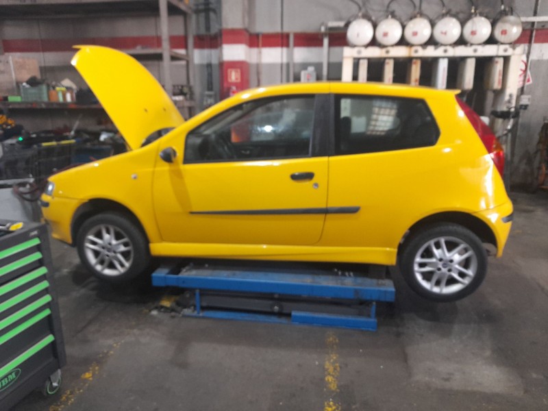 fiat punto (188_) del año 2001