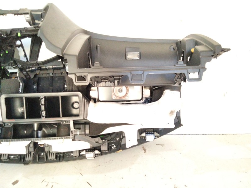 Recambio de salpicadero para hyundai tucson (tl, tle) 2.0 crdi referencia OEM IAM 84711D7000  