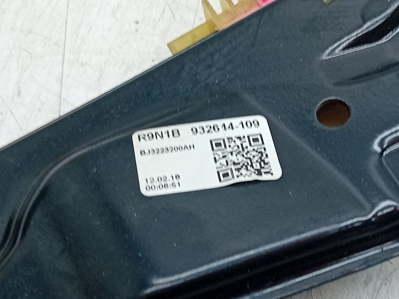 Recambio de elevalunas delantero derecho para land rover evoque 2.0 td4 cat referencia OEM IAM BJ3223200AH  