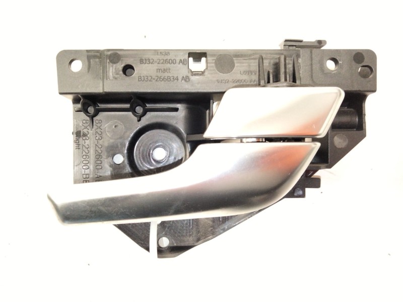 Recambio de maneta interior trasera derecha para land rover evoque 2.0 td4 cat referencia OEM IAM BJ3222600AB  