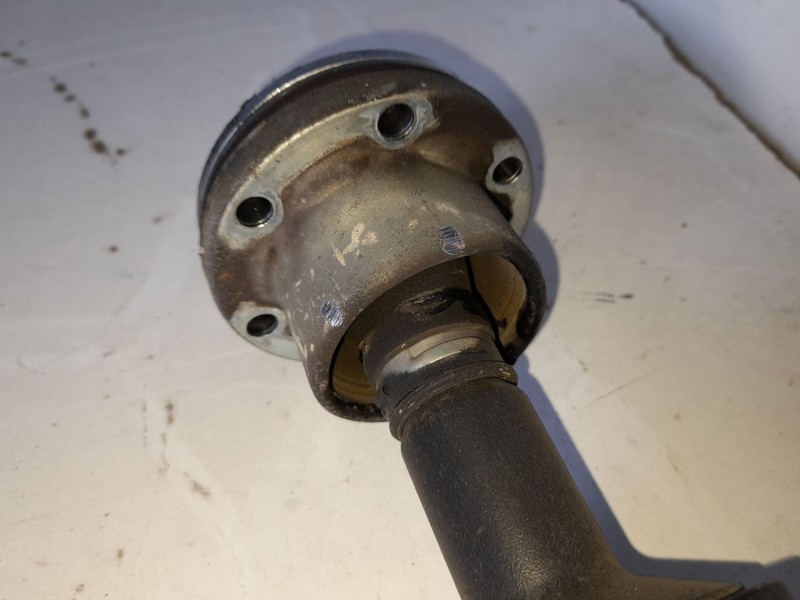 Recambio de cardan trasero para land rover evoque 2.0 td4 cat referencia OEM IAM GJ327L190AB  