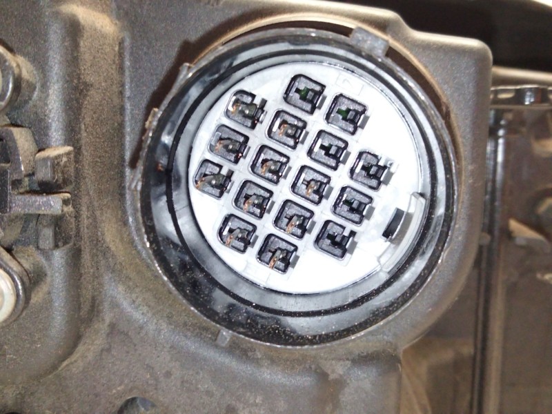 Recambio de faro izquierdo para land rover evoque 2.0 td4 cat referencia OEM IAM GD3213W030  