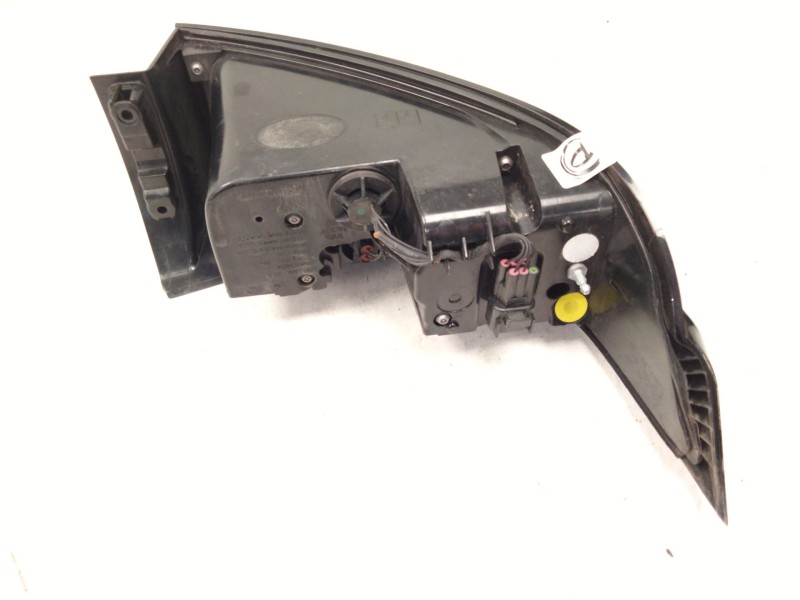 Recambio de piloto trasero derecho para land rover evoque 2.0 td4 cat referencia OEM IAM LR072648  