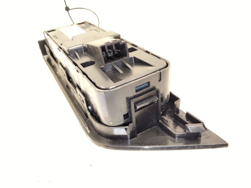 Recambio de mando elevalunas delantero izquierdo para land rover evoque 2.0 td4 cat referencia OEM IAM GJ3114540  