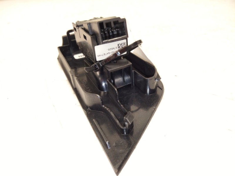 Recambio de mando elevalunas trasero derecho para land rover evoque 2.0 td4 cat referencia OEM IAM GJ3214717  