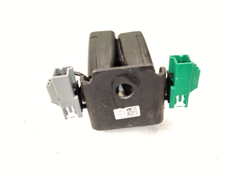 Recambio de enganche cinturon trasero central para land rover evoque 2.0 td4 cat referencia OEM IAM BJ32613K21  