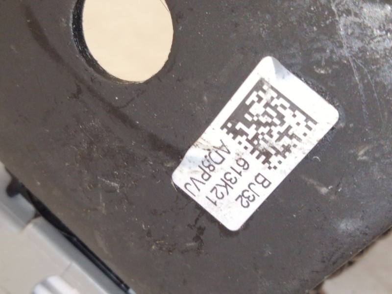 Recambio de enganche cinturon trasero central para land rover evoque 2.0 td4 cat referencia OEM IAM BJ32613K21  