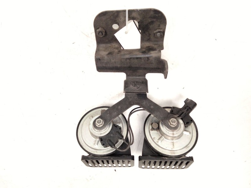 Recambio de claxon para land rover evoque 2.0 td4 cat referencia OEM IAM BJ3213A803AD  