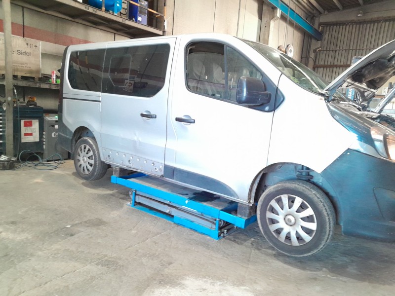 opel vivaro b furgón (x82) del año 2015