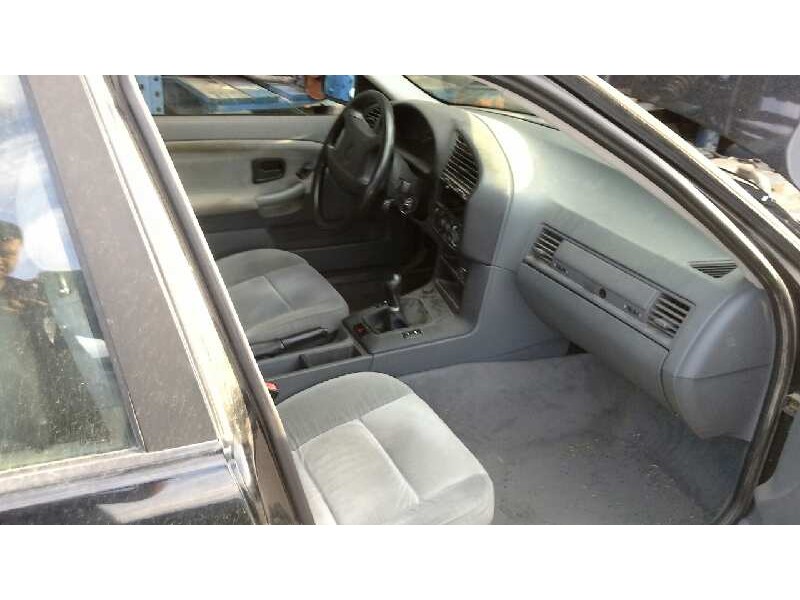 bmw serie 3 berlina (e36) del año 1999