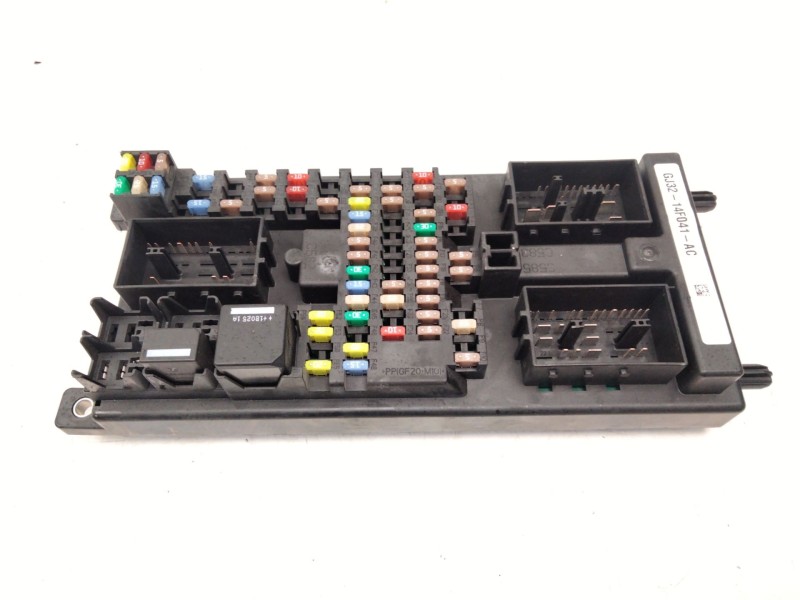 Recambio de caja fusibles para land rover evoque 2.0 td4 cat referencia OEM IAM GJ3214F041AC  
