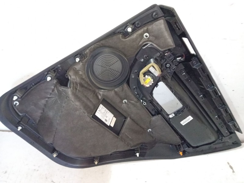 Recambio de guarnecido puerta trasera izquierda para land rover discovery sport (l550) 2.0 d referencia OEM IAM FK7227407A  
