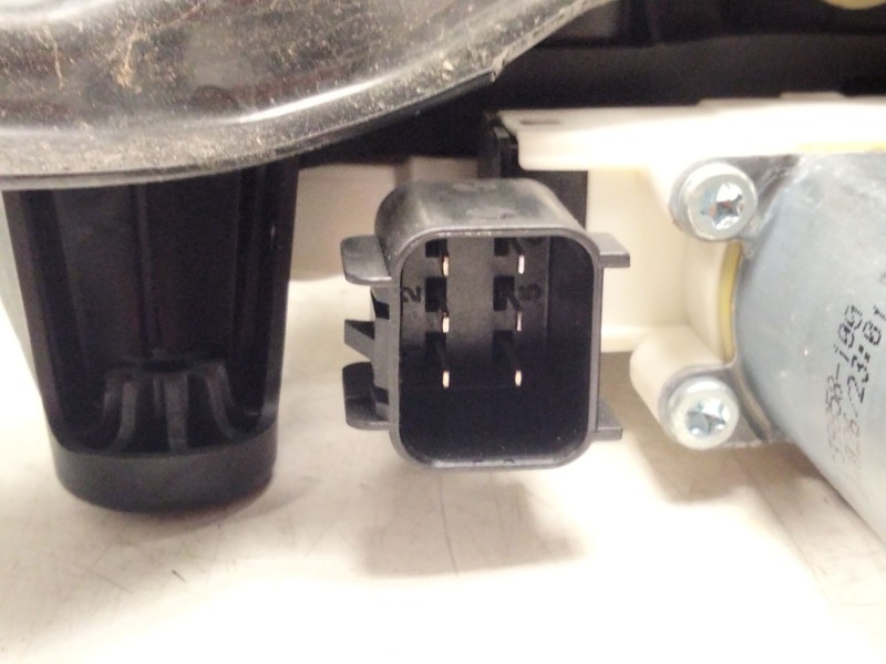 Recambio de elevalunas delantero izquierdo para land rover discovery sport (l550) 2.0 d referencia OEM IAM FK7223201AC  