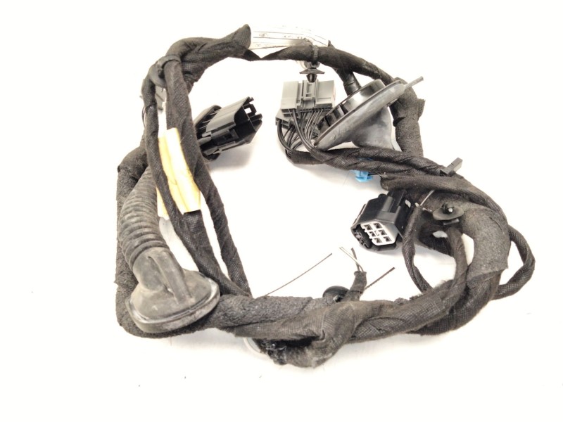 Recambio de instalacion puerta trasera izquierda para land rover discovery sport (l550) 2.0 d referencia OEM IAM FK7214632  