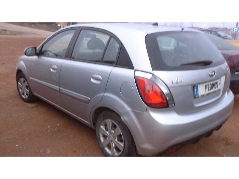 kia rio del año 2010