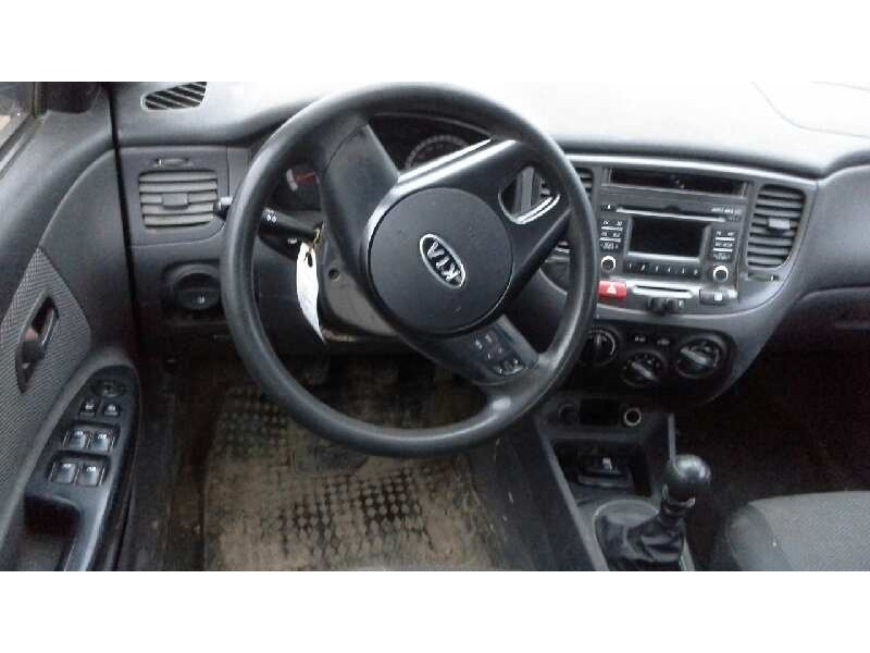 kia rio del año 2010