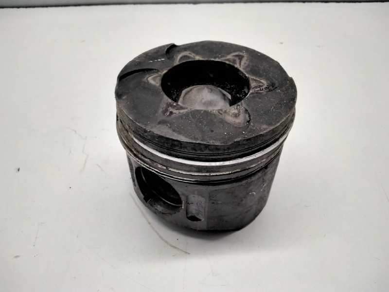 Recambio de piston para mercedes-benz clase c (w203) berlina 2.7 cdi 20v cat referencia OEM IAM   118140