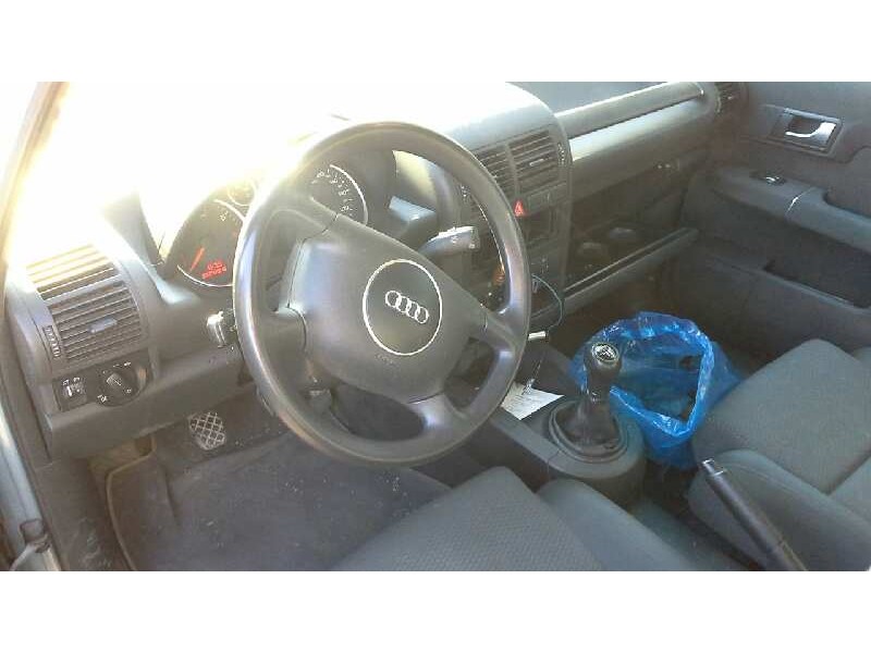 audi a2 (8z) del año 2002