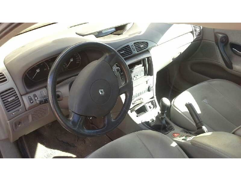 renault laguna ii (bg0) del año 2004
