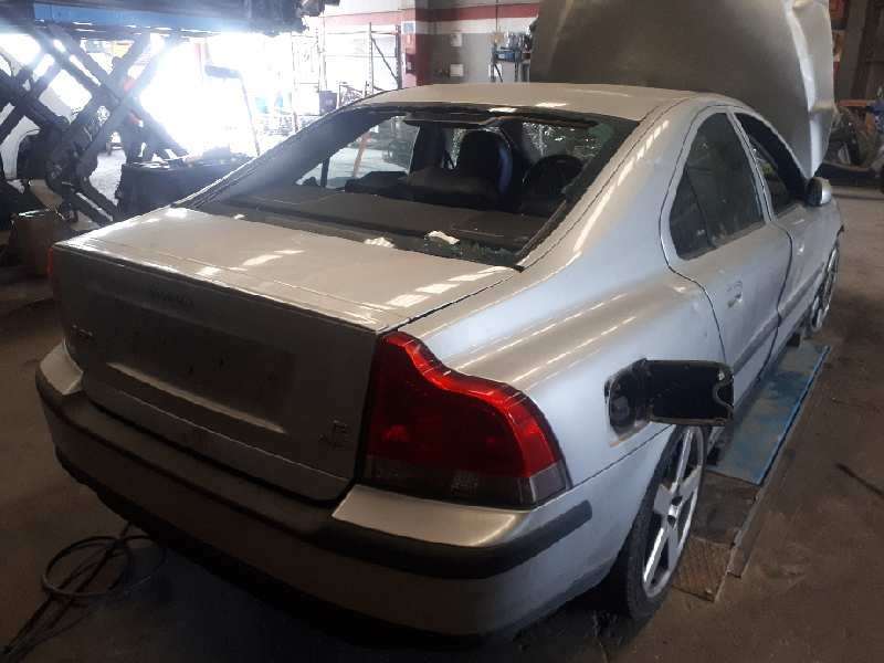 volvo s60 berlina del año 2003